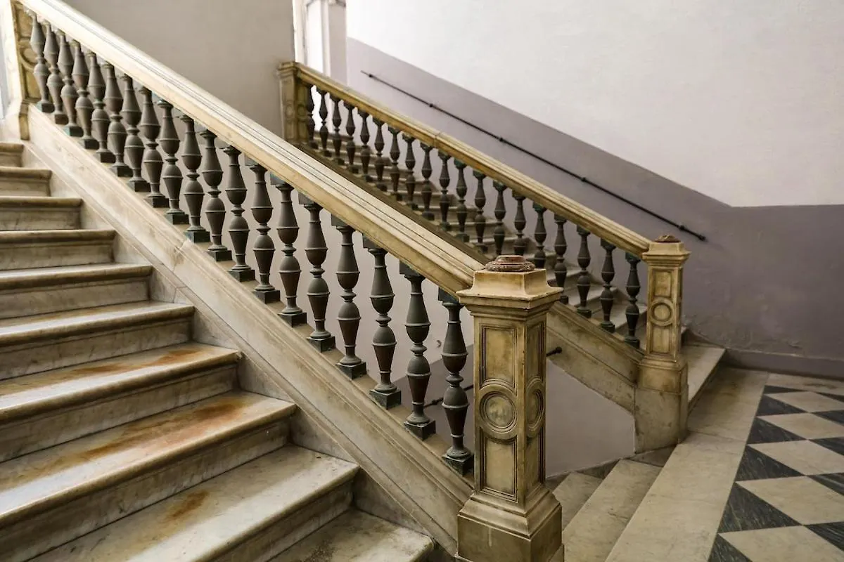 Golfo Di Napoli, Metro-Taxi Apartment