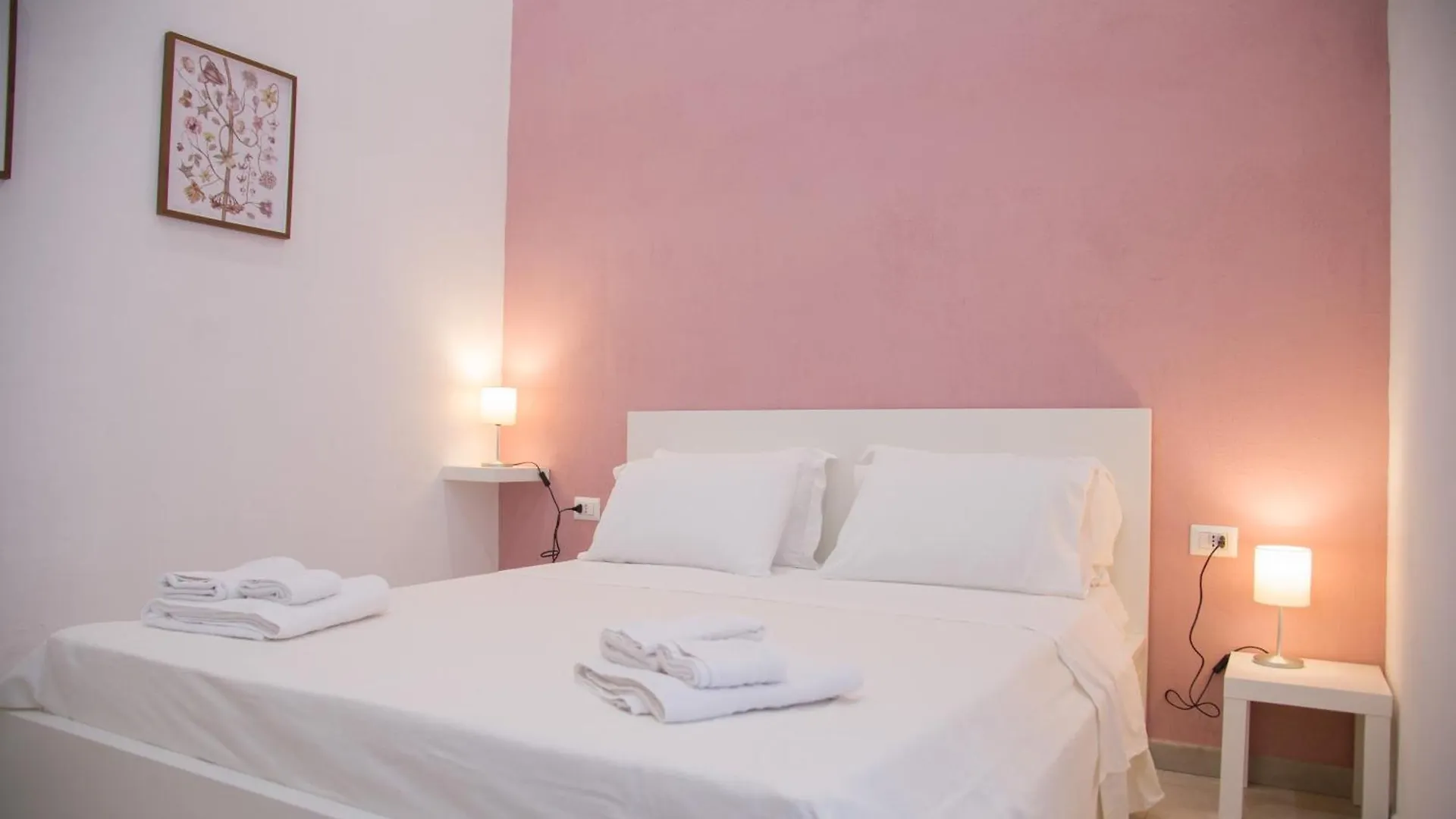 Golfo Di Napoli, Metro-Taxi Apartment