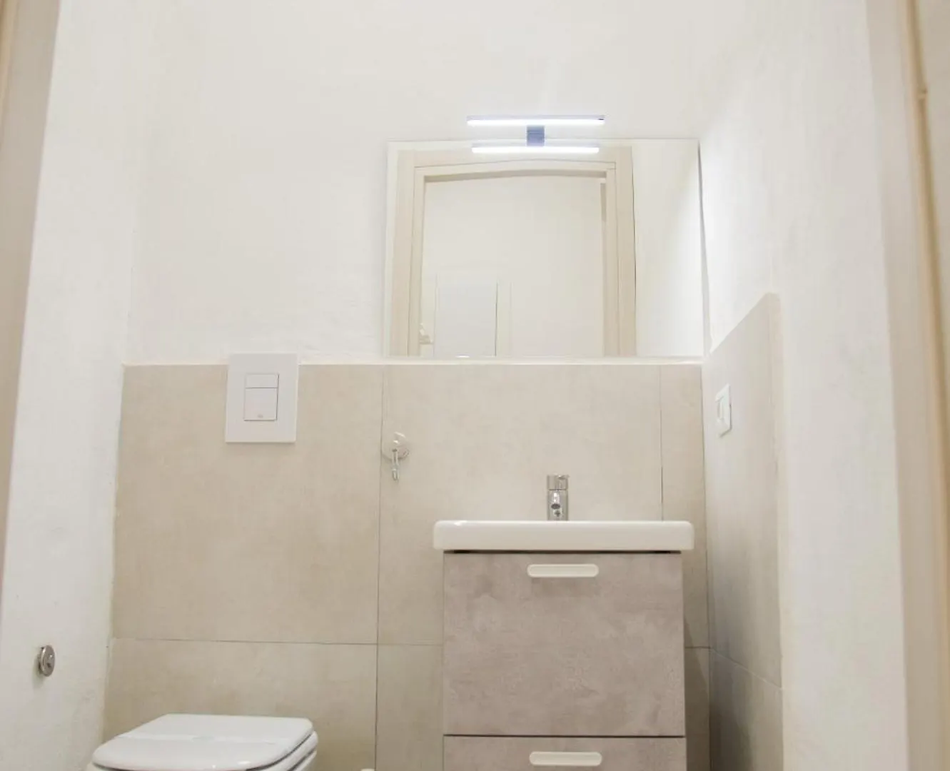 Golfo Di Napoli, Metro-Taxi Apartment