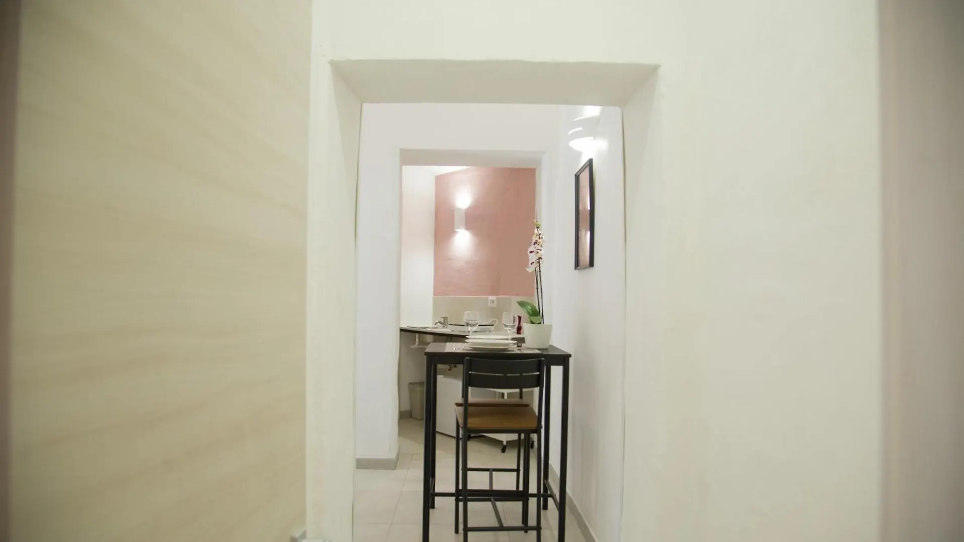 Golfo Di Napoli, Metro-Taxi Apartment 0*, Naples