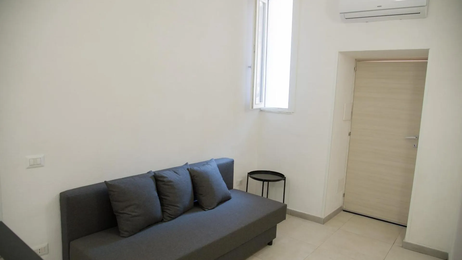 Golfo Di Napoli, Metro-Taxi Apartment Italy