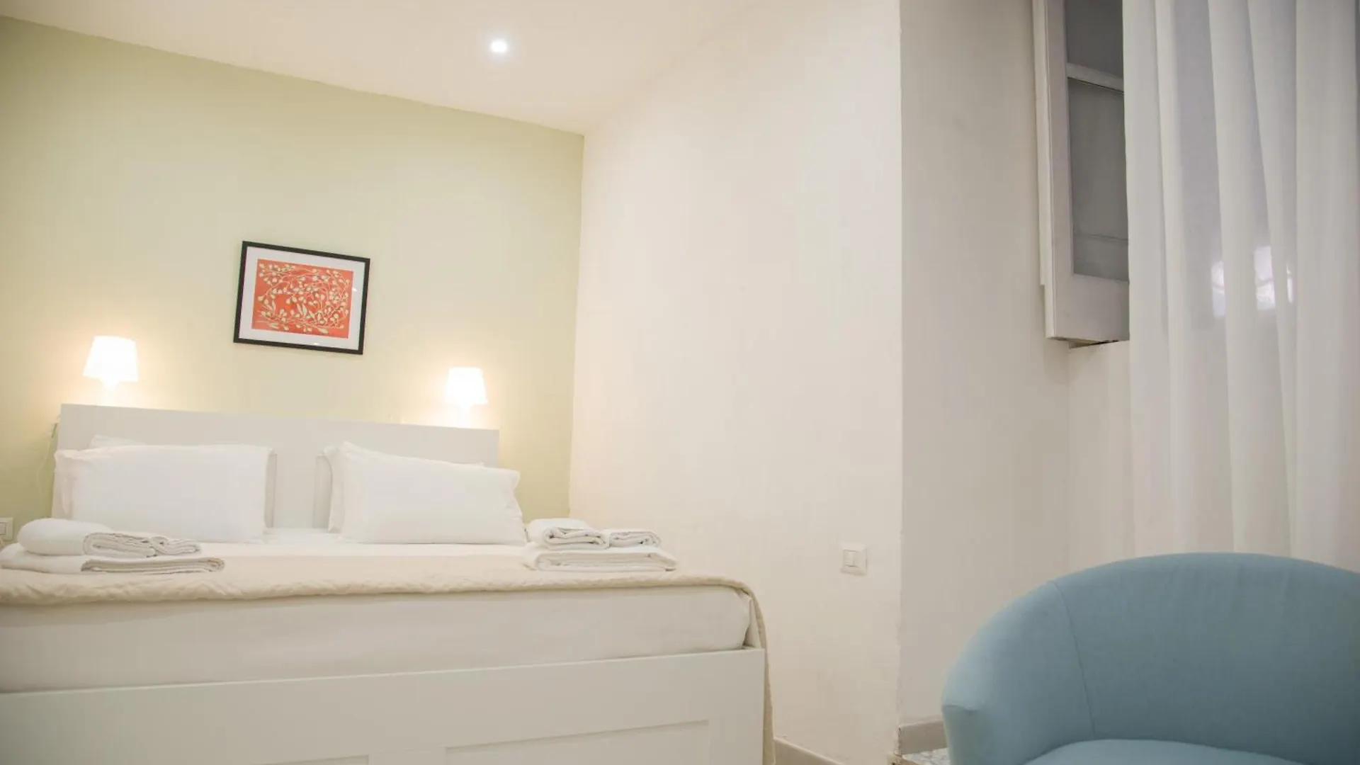 Golfo Di Napoli, Metro-Taxi Apartment