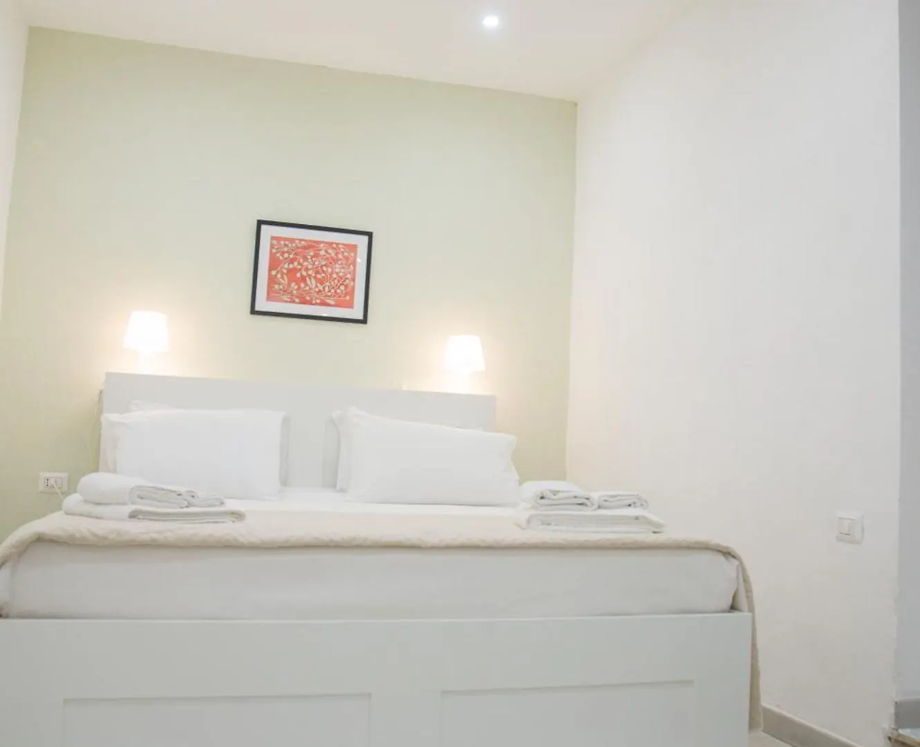 Golfo Di Napoli, Metro-Taxi Apartment