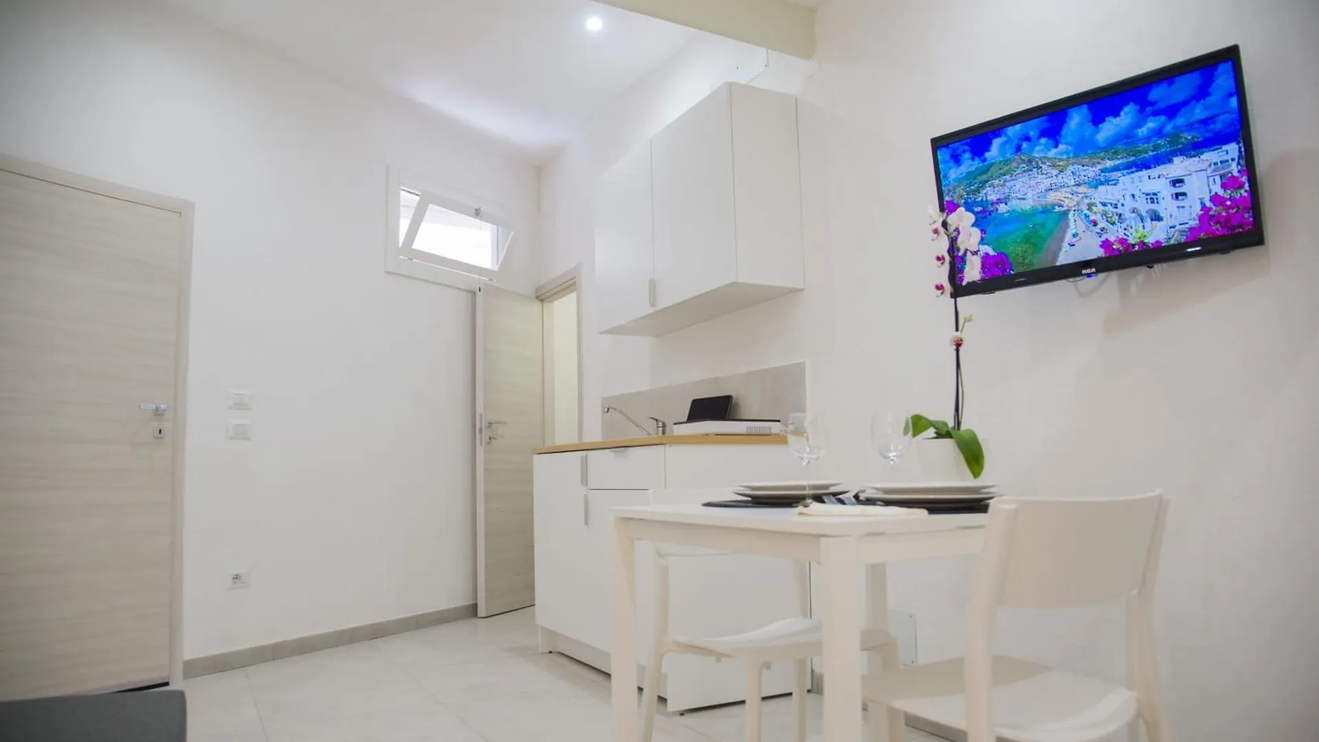 Golfo Di Napoli, Metro-Taxi Apartment Naples