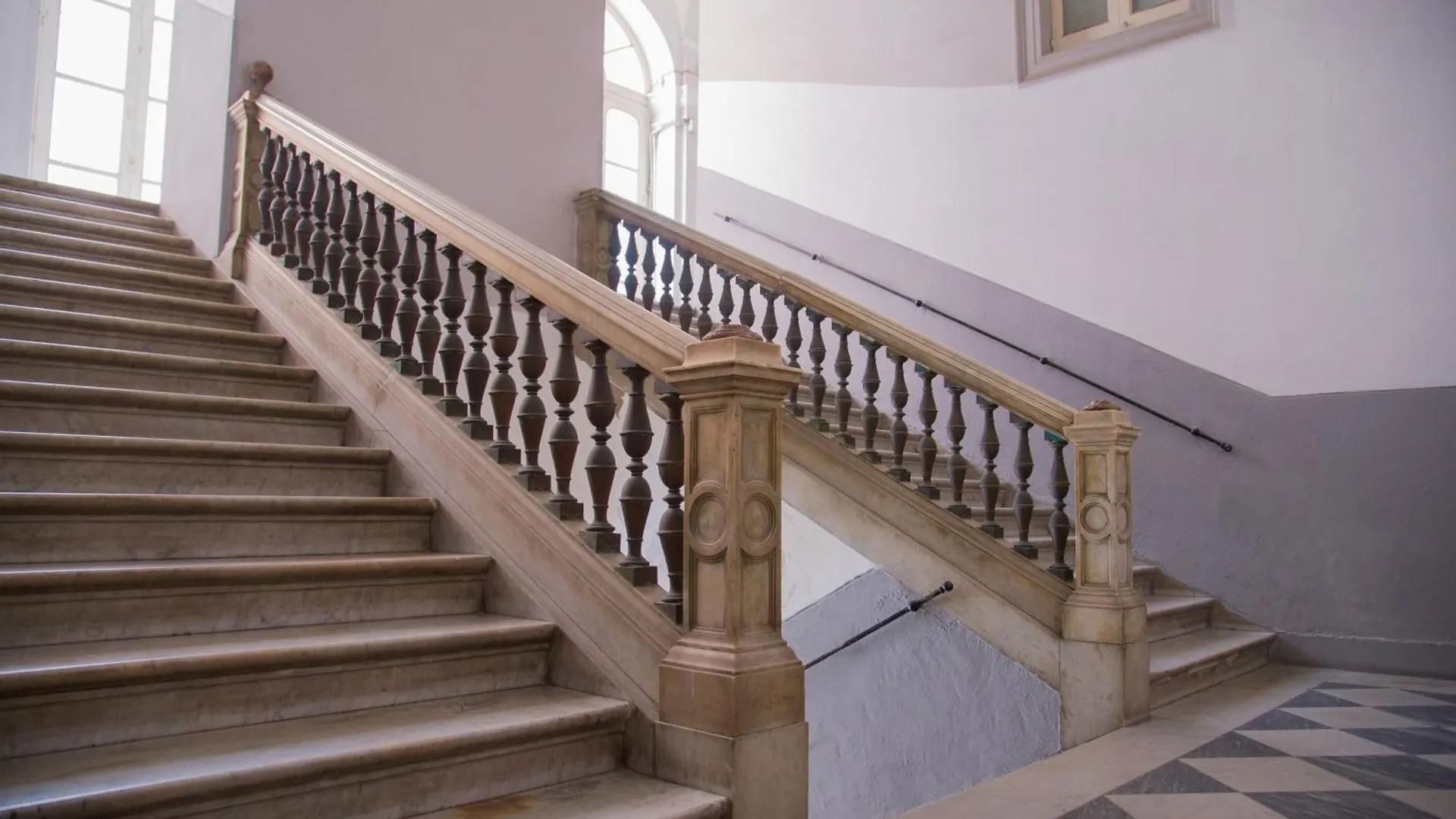 Golfo Di Napoli, Metro-Taxi Apartment