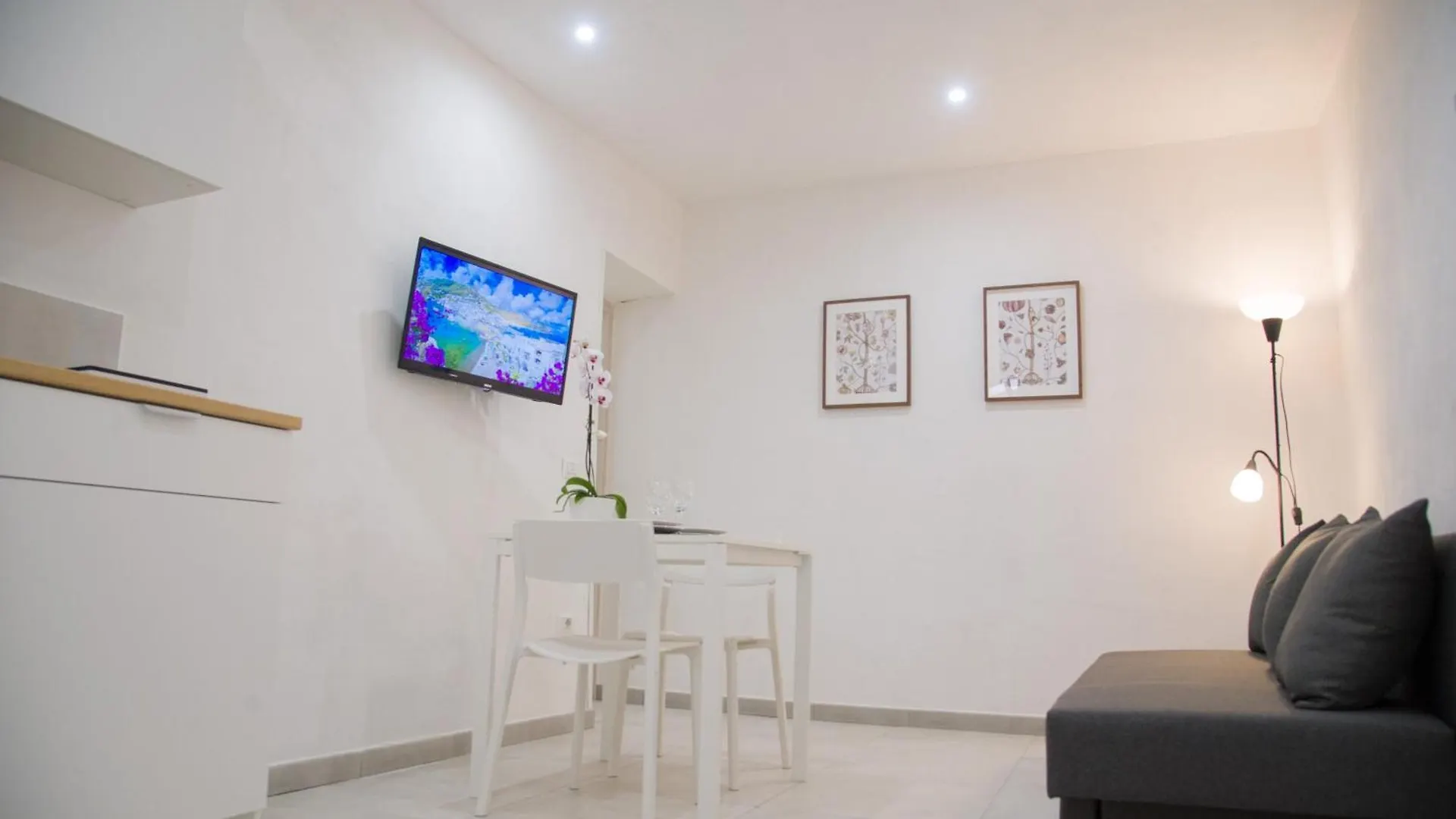 Golfo Di Napoli, Metro-Taxi Apartment Italy