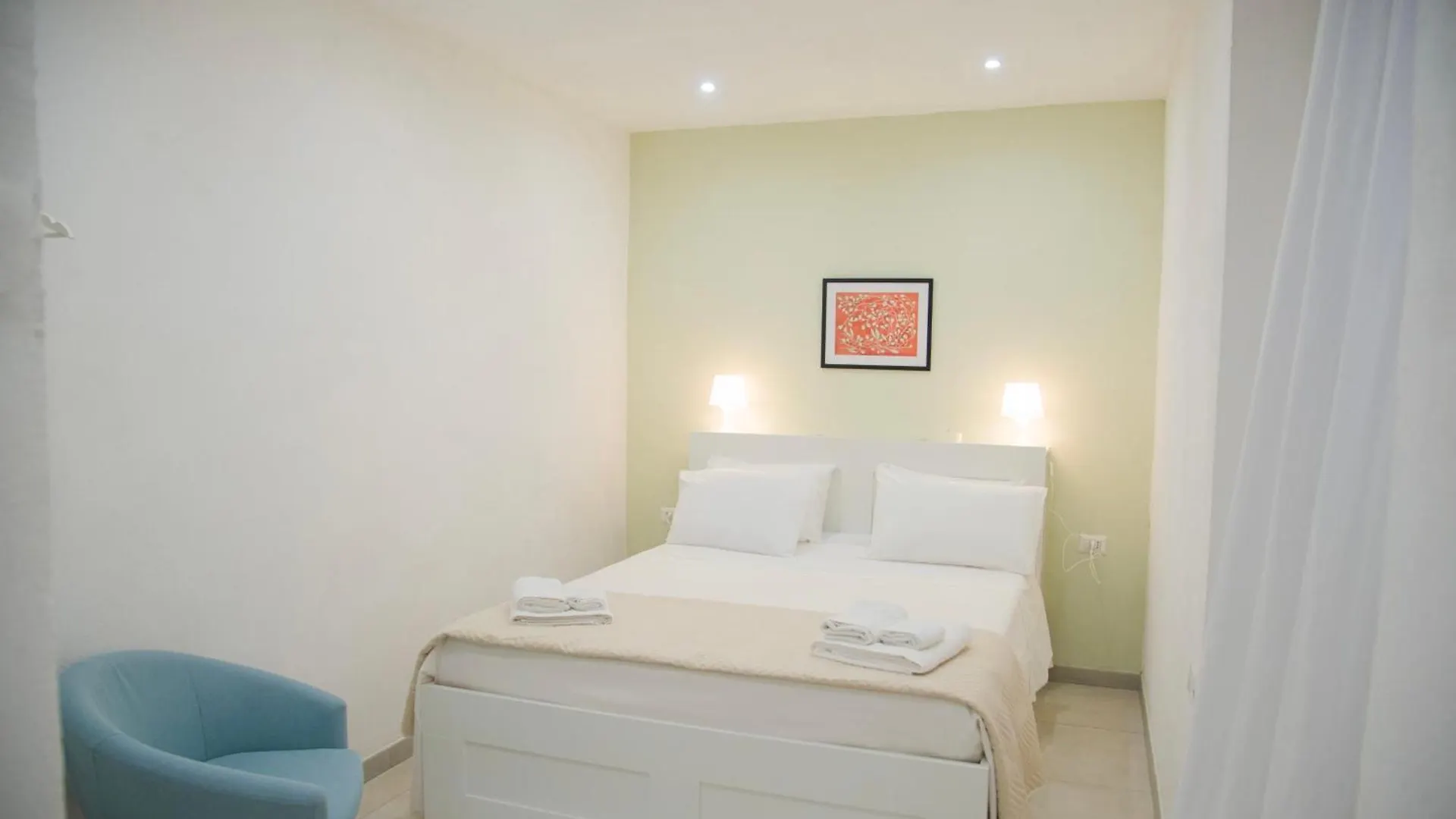 Golfo Di Napoli, Metro-Taxi Apartment 0*, Naples
